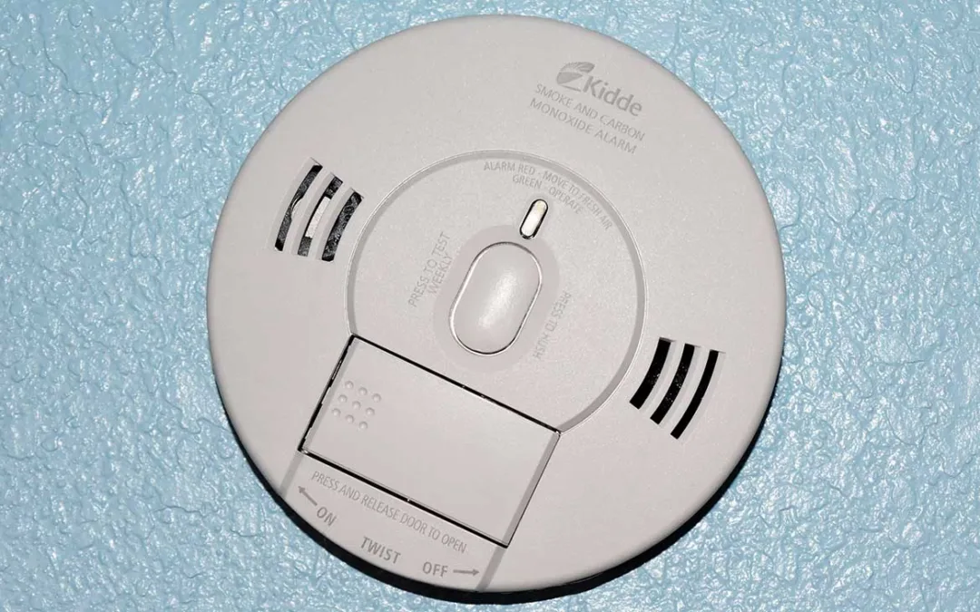 Recomiendan al público que cambie las baterías de las alarmas de humo