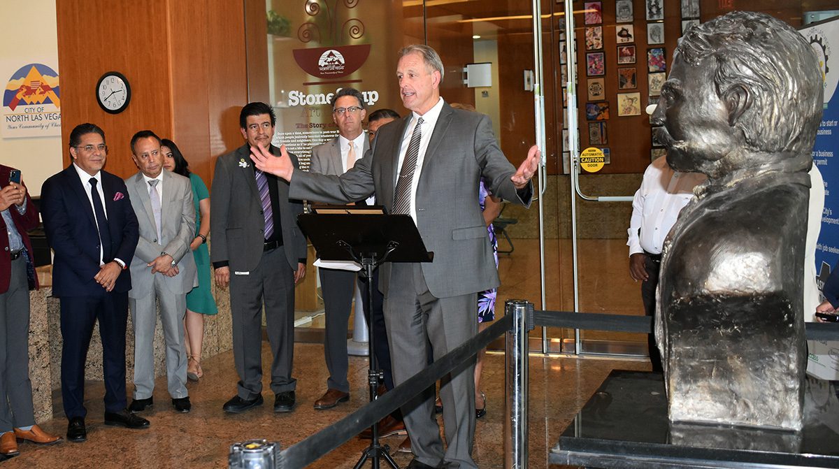 Candidato republicano al Congreso de Nevada apunta a la ciudadanía por nacimiento