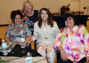 Selene Lozada y su equipo de trabajo en PLT celebran el privilegio de ser madre