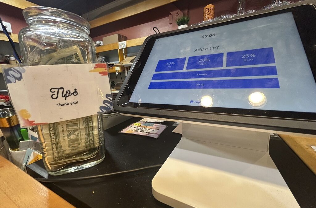 Nevada Senators Rosen, Cortez Masto support effort to exempt tips from taxes