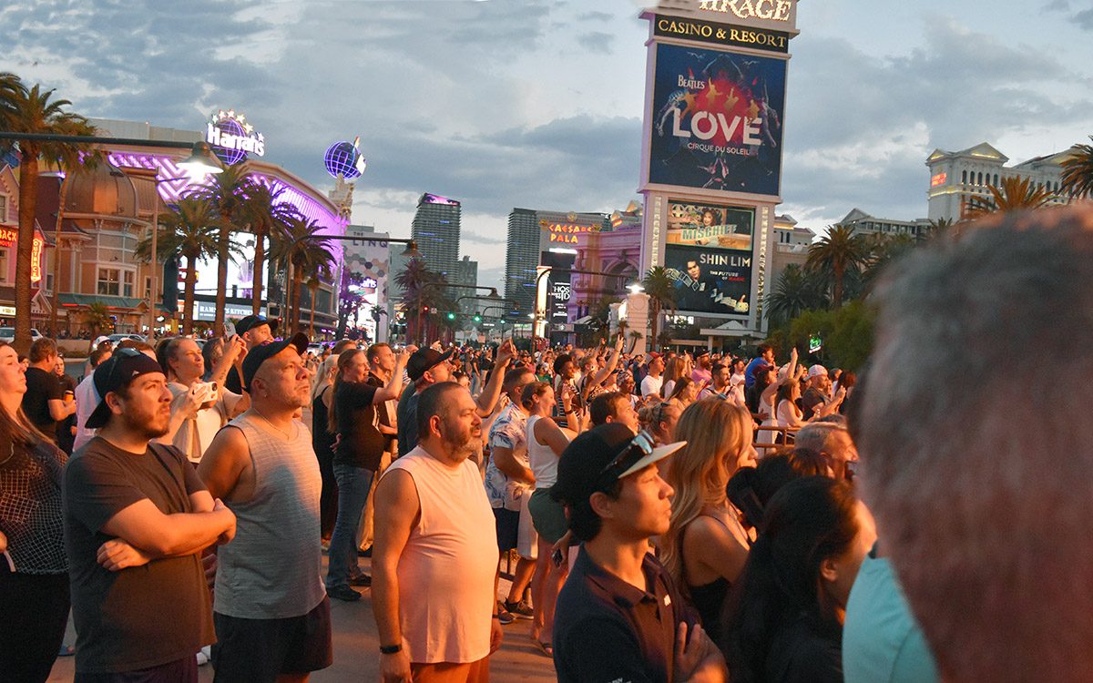 Con la última erupción del volcán Las Vegas dice adiós a The Mirage
