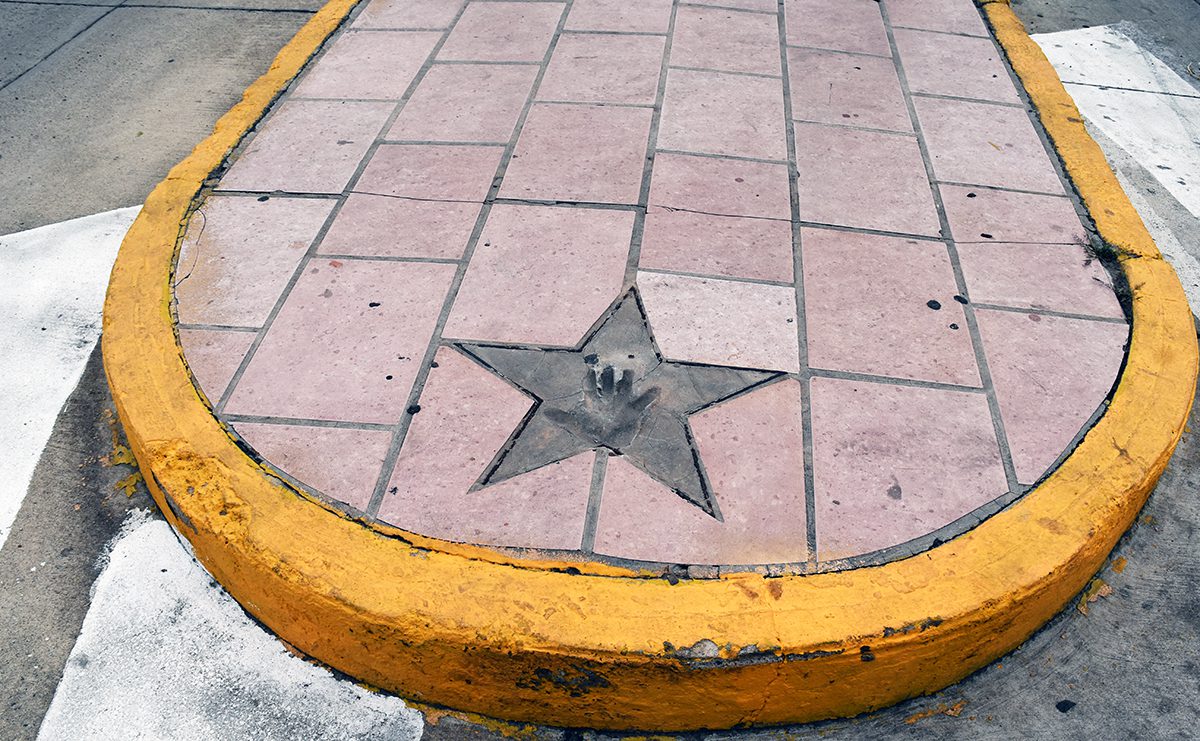 Un monumento al guitarrista Carlos Santana en Autlán de Navarro, Jalisco