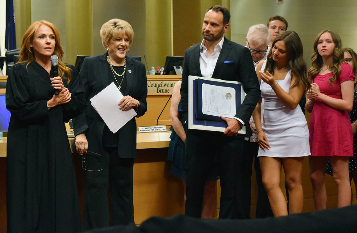 Tomaron posesión del cargo dos concejales y dos jueces en el Ayuntamiento de Las Vegas
