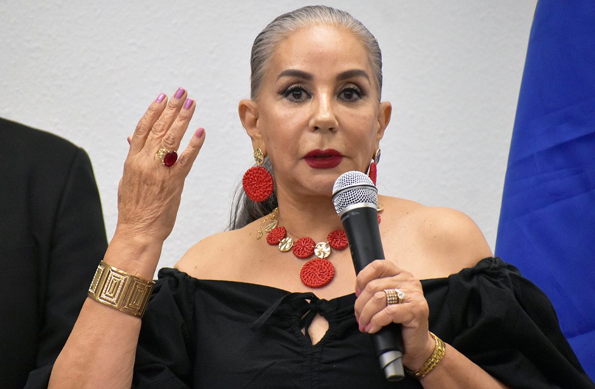 Develaron escultura de César Chávez en la sede de Chicanos Por La Causa