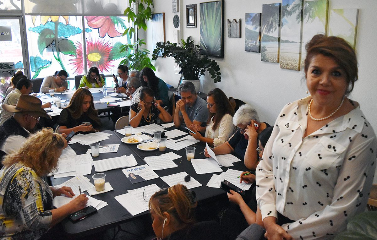 Hacen llamadas para invitar a votantes a un “Watch Party” y sumarse a campaña Harris-Walz
