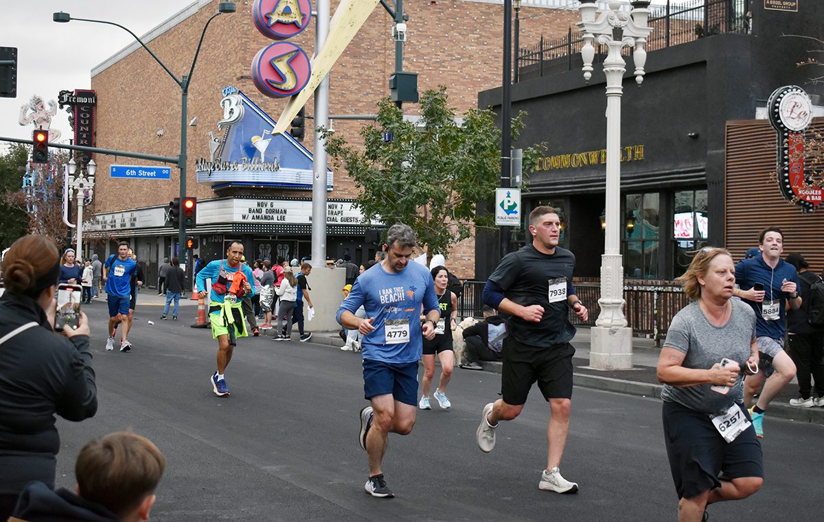 Se adjudicó J.J. Santana el primer lugar en la edición inaugural del Maratón de Las Vegas