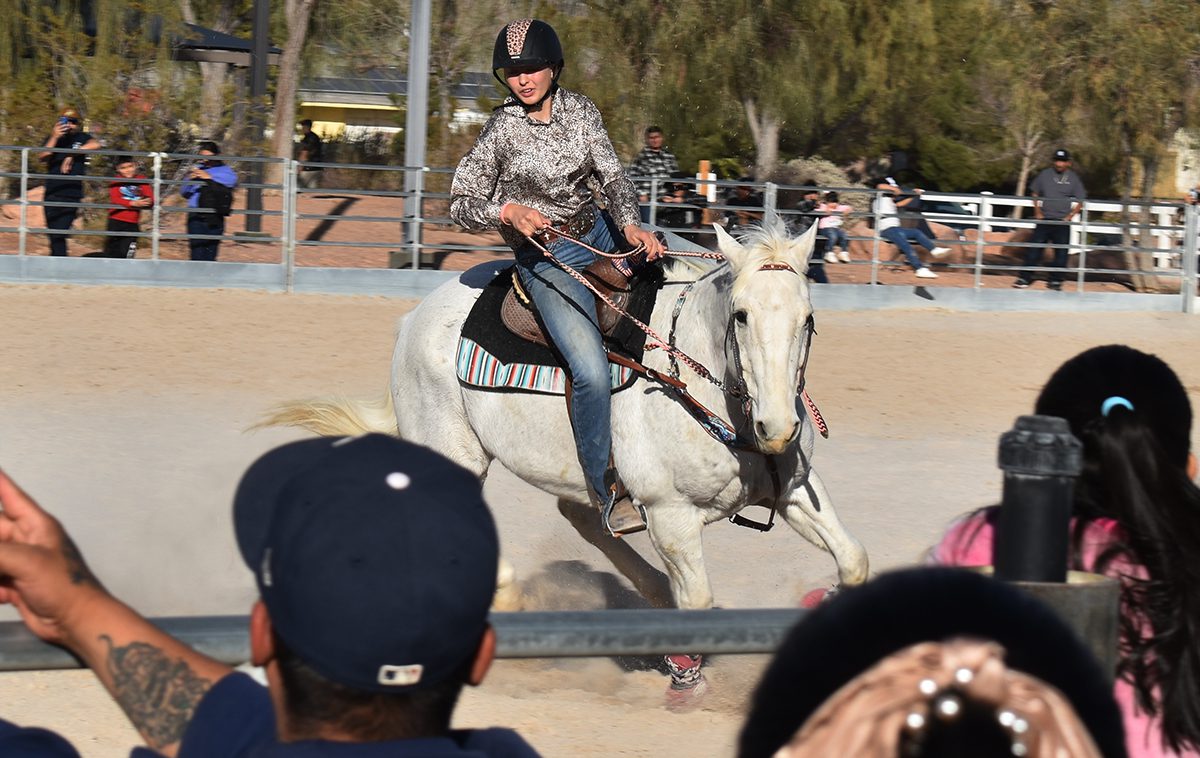 Realizaron cabalgata y posada “Navidad Ecuestre con Colibríes” en el parque Bradley Bridle