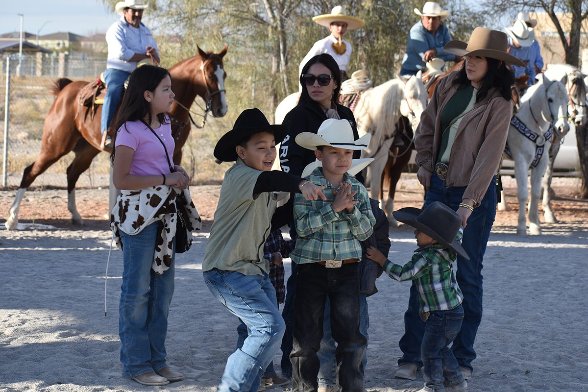 Realizaron cabalgata y posada “Navidad Ecuestre con Colibríes” en el parque Bradley Bridle