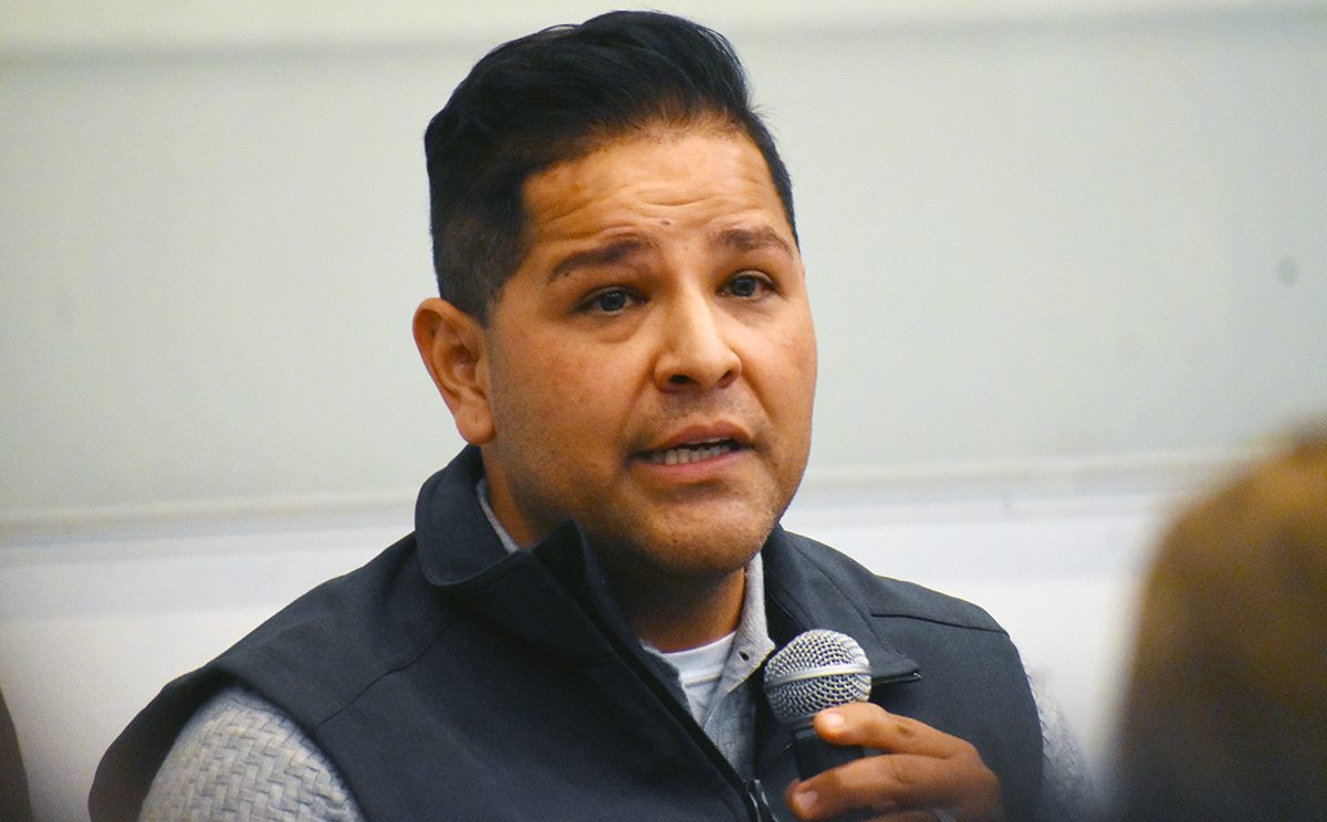 Expertos orientan y empoderan a la comunidad con taller informativo “Conozca sus derechos”