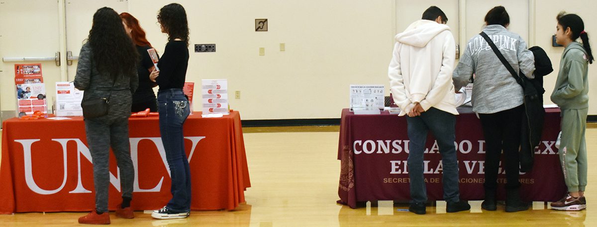 Exitosa Feria Escolar Universitaria organizada por PLT, Grupo Cultural Comala y el Consulado de México