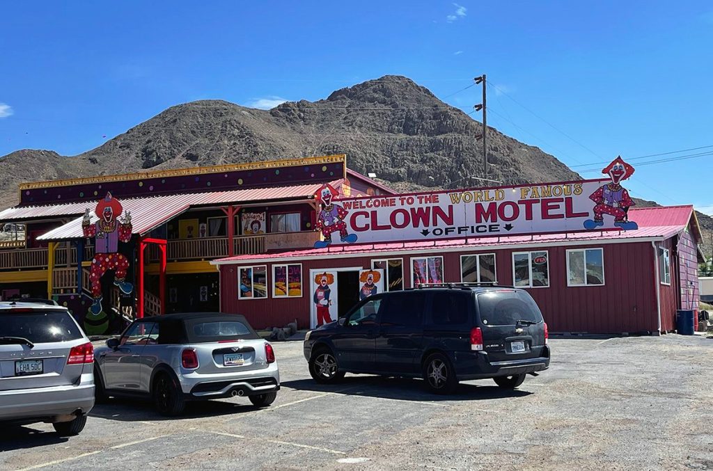 Experimenta en The Clown Motel una estancia aterradora y escalofriante