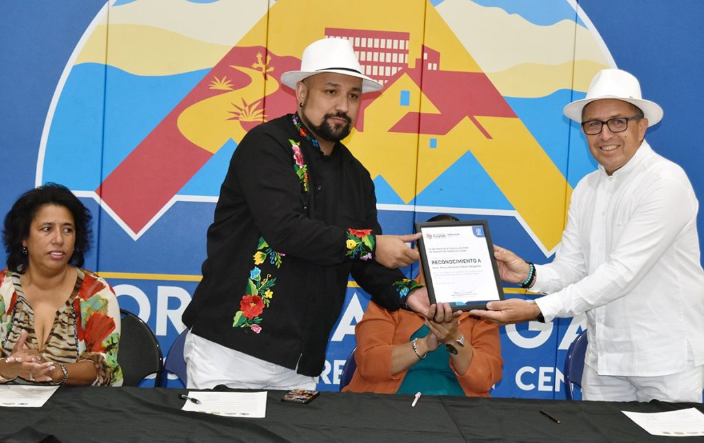 Firman convenio para formar equipos de Pelota Purépecha en Guadalajara y Las Vegas