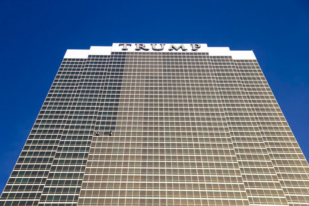 Las Vegas Police: Note left by Green Beret killed in Trump hotel explosion said US needed wakeup call
