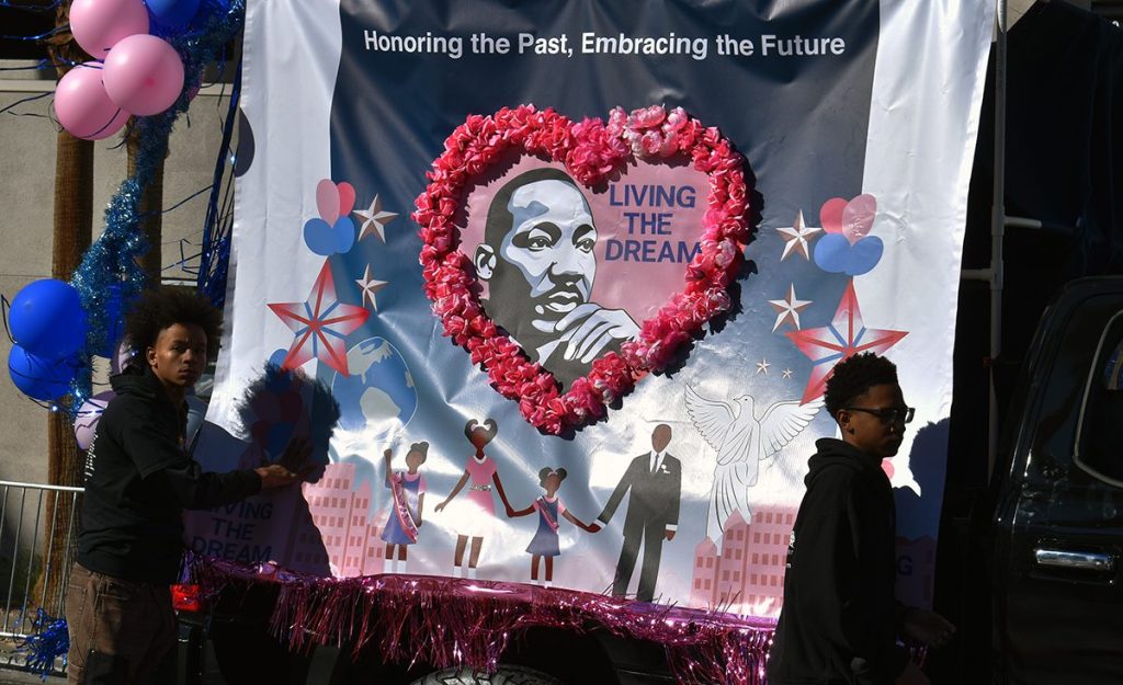 Las Vegas celebra con desfile el cumpleaños del líder de los derechos civiles Martin Luther King Jr.