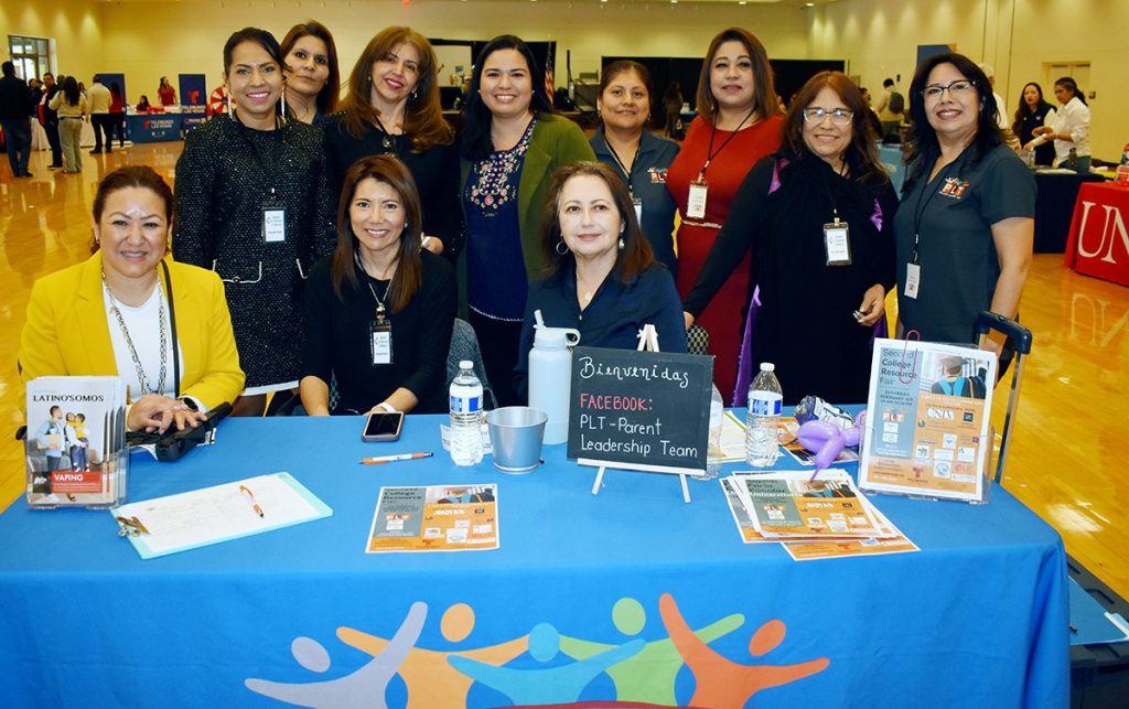 Exitosa Feria Escolar Universitaria organizada por PLT, Grupo Cultural Comala y el Consulado de México